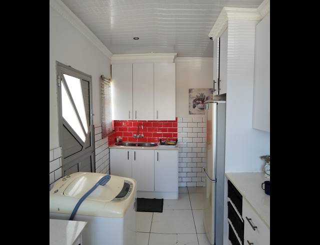 3 BEDROOM FREEHOLD FOR SALE IN SCHEEPERSHOOGTE